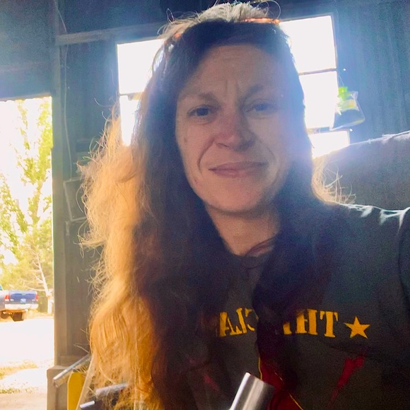 Meet your Posher, CandiChaos! ☮️⚰️🎸📚🦉🎪🦄 - Picture 5 of 6